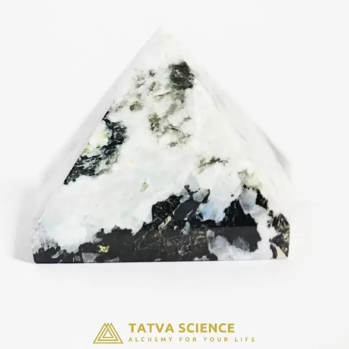 Lapis  Lazuli Pyramid1